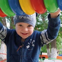 Им нужна помощь Им нужна помощь
