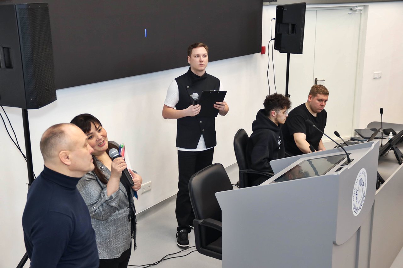 Президент БФ&nbsp;«Проникая в сердце» Алсу Куантаева&nbsp;и главный тренер сборной команды России по самбо Дмитрий Трошкин